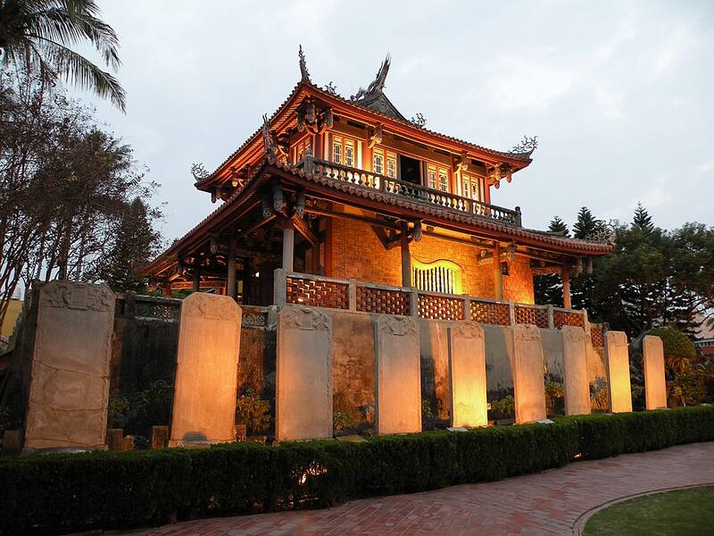 Chihkan Tower: Chihkan Tower lit up at night