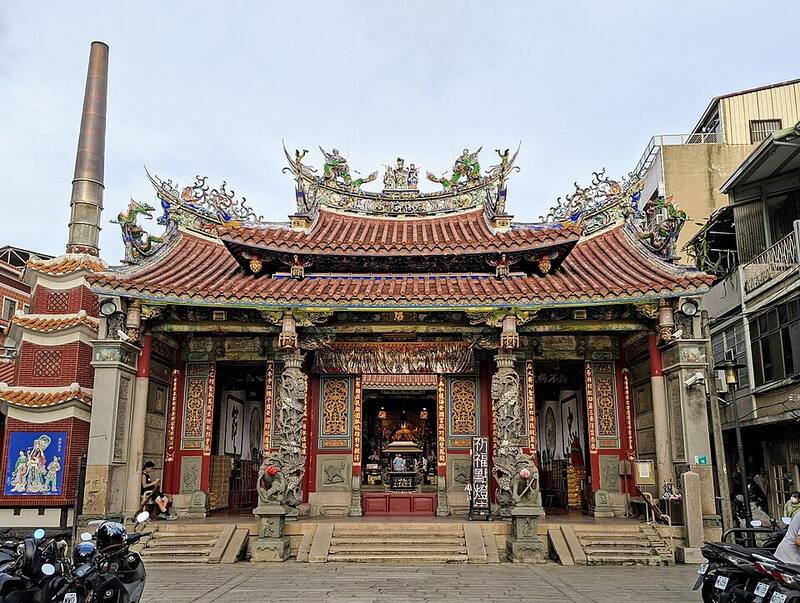 Grand Mazu Temple: Roof and ridge decoration