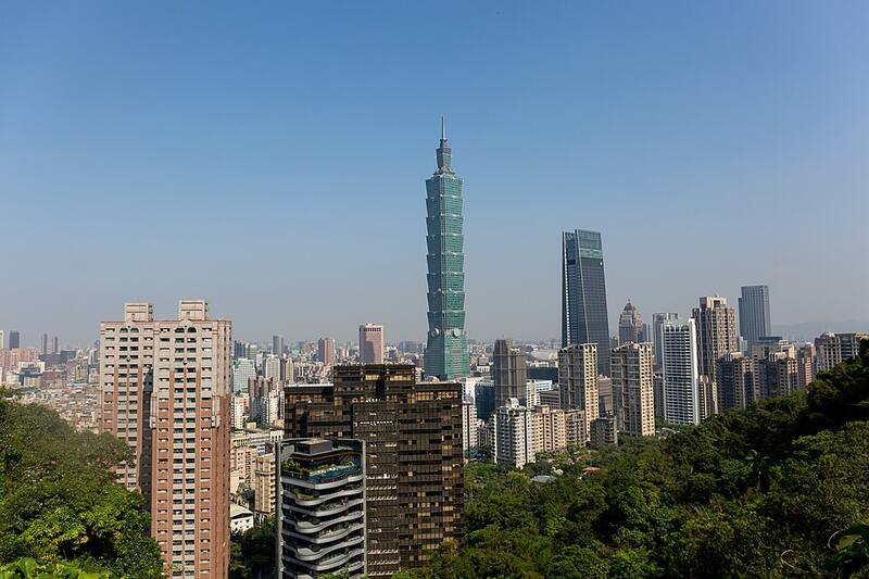 Elephant Mountain Trail: Taipei 101 from Elephant Mountain