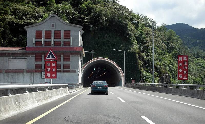 Hsuehshan Tunnel: A stretch inside the tunnel